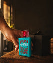 Eau de Parfum Hipster Barba Forte ao lado de caixa de presente